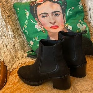 Black heeled Thursday boots, Legend, 6.5 us - like new